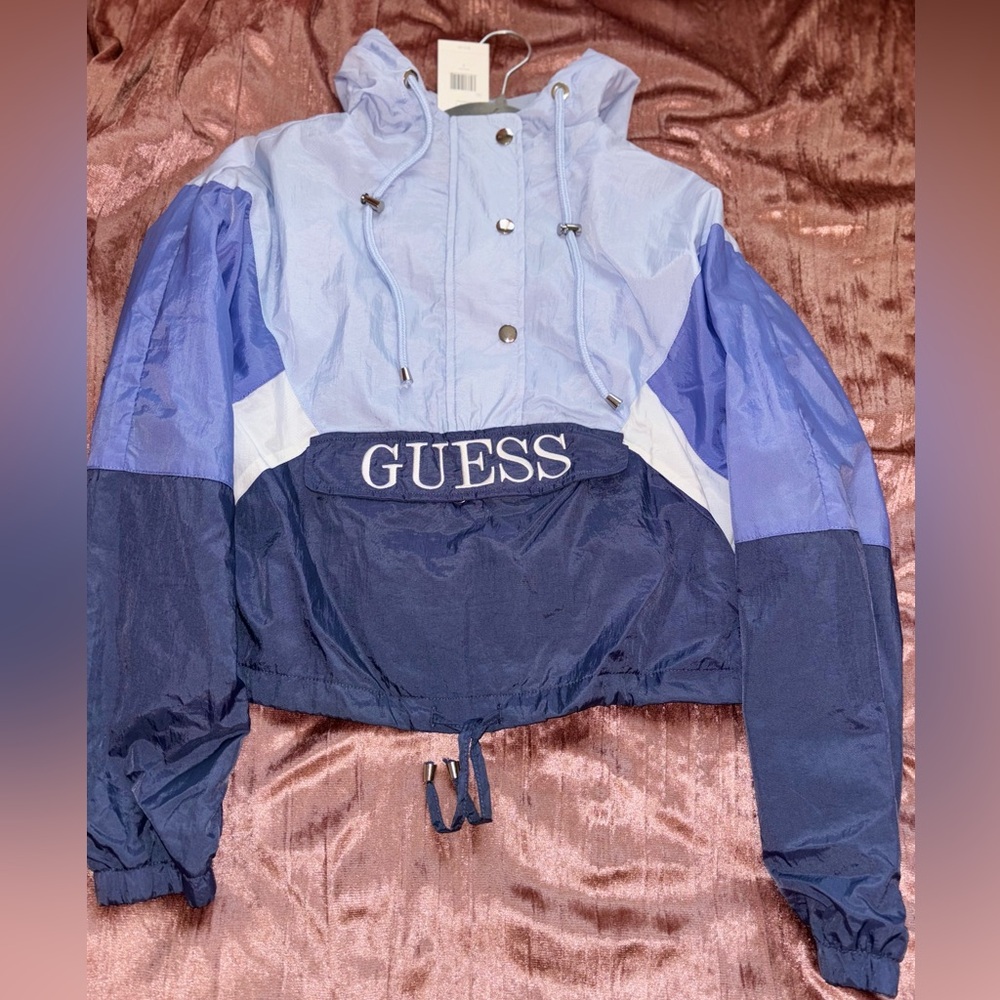 Windbreaker💙